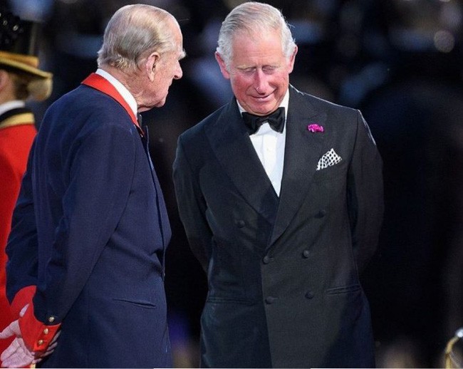 Hé lộ cuộc trò chuyện cuối cùng của Thái tử Charles với cố Hoàng thân Philip Hé lộ cuộc trò chuyện cuối cùng của Thái tử Charles với cố Hoàng thân Philip