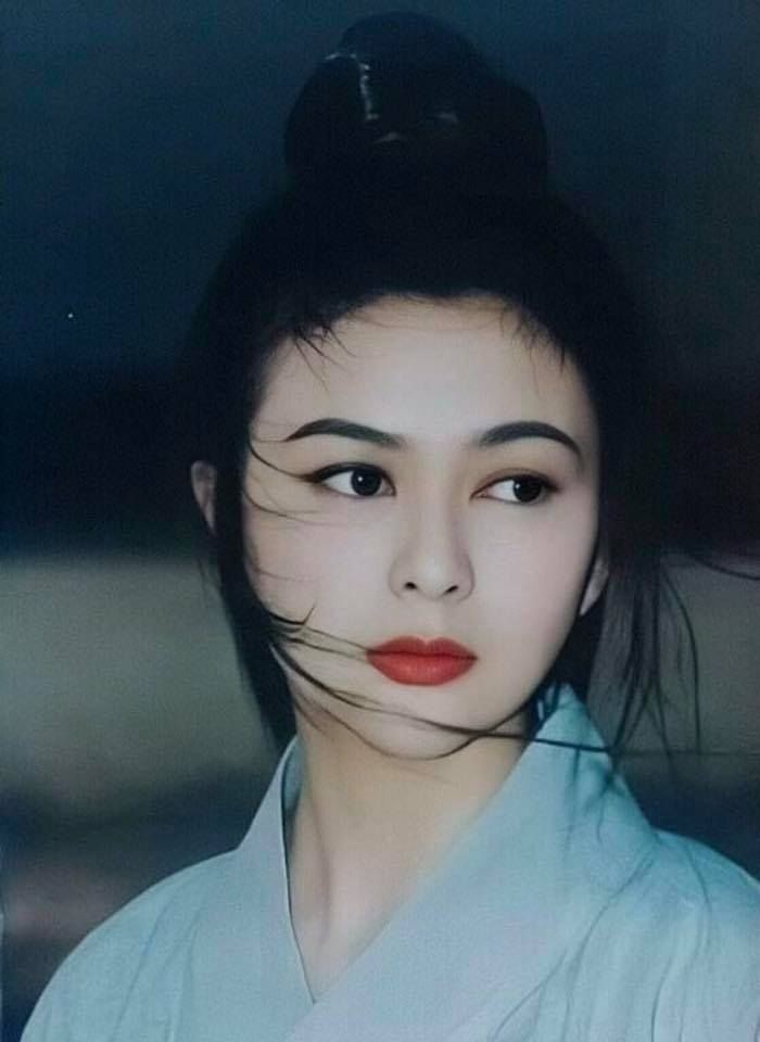 Mỹ nhân huyền thoại Hong Kong Quan Chi Lâm: Giàu có, độc thân và nỗi hận với đấng sinh thành Mỹ nhân huyền thoại Hong Kong Quan Chi Lâm: Giàu có, độc thân và nỗi hận với đấng sinh thành