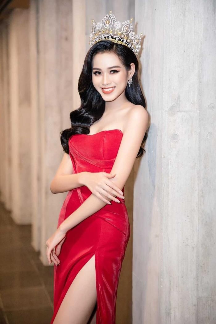 Top 4 người đẹp Việt sẽ tham gia 'đấu trường nhan sắc' quốc tế năm 2021 Top 4 người đẹp Việt sẽ tham gia 'đấu trường nhan sắc' quốc tế năm 2021