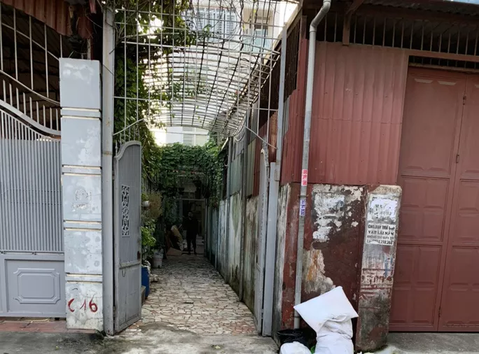 Thông tin pháp luật chiều 5/10: Nữ quản lý nhà hàng ăn Thông tin pháp luật chiều 5/10: Nữ quản lý nhà hàng ăn