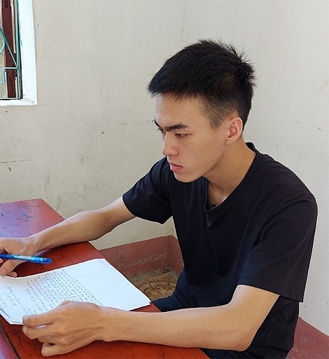 Thông tin pháp luật chiều 6/10: Tên trộm chê tiền lẻ, quăng lại mấy xấp cho khổ chủ sau khi cuỗm cả đống tiền, vàng Thông tin pháp luật chiều 6/10: Tên trộm chê tiền lẻ, quăng lại mấy xấp cho khổ chủ sau khi cuỗm cả đống tiền, vàng