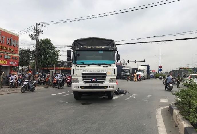 Tai nạn giao thông chiều 9/10: Phạt 150 triệu đồng hai tài xế chở quá tải, còn cố thủ trong xe suốt 6 tiếng Tai nạn giao thông chiều 9/10: Phạt 150 triệu đồng hai tài xế chở quá tải, còn cố thủ trong xe suốt 6 tiếng