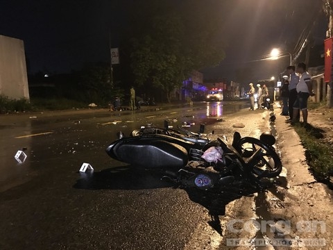 Tai nạn giao thông sáng 10/10: Bị kiểm tra, tài xế ô tô nhấn ga đẩy lùi CSGT rồi bỏ chạy Tai nạn giao thông sáng 10/10: Bị kiểm tra, tài xế ô tô nhấn ga đẩy lùi CSGT rồi bỏ chạy