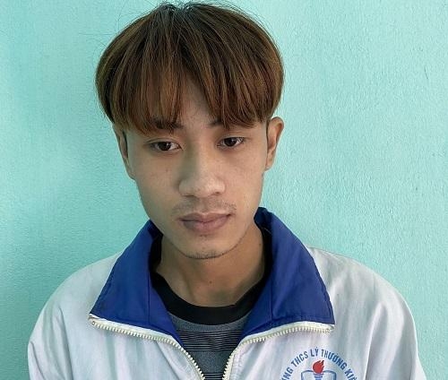 Thông tin pháp luật sáng 12/10: Nam thanh niên giết 2 người, cướp tài sản rồi bình thản đi chơi game Thông tin pháp luật sáng 12/10: Nam thanh niên giết 2 người, cướp tài sản rồi bình thản đi chơi game