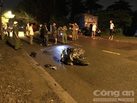 Tai nạn giao thông sáng 12/10: Ô tô 7 chỗ rơi xuống sông Mã, 3 người tử vong
