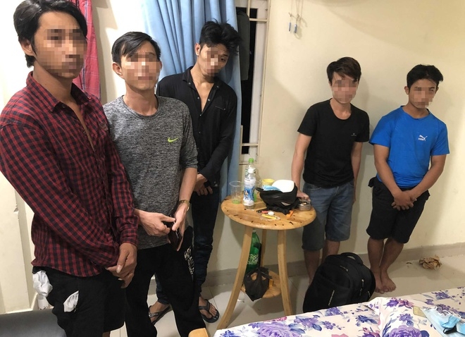 Thông tin pháp luật chiều 13/10: Bắt giữ nghịch tử sát hại mẹ ruột, lục lọi lấy tiền và vàng mang đi tiêu xài Thông tin pháp luật chiều 13/10: Bắt giữ nghịch tử sát hại mẹ ruột, lục lọi lấy tiền và vàng mang đi tiêu xài