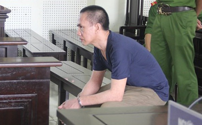 Thông tin pháp luật sáng 24/10: Nghi ngờ vợ có quan hệ tình cảm với ông chủ, chồng nổi cơn ghen vác búa gây án mạng Thông tin pháp luật sáng 24/10: Nghi ngờ vợ có quan hệ tình cảm với ông chủ, chồng nổi cơn ghen vác búa gây án mạng