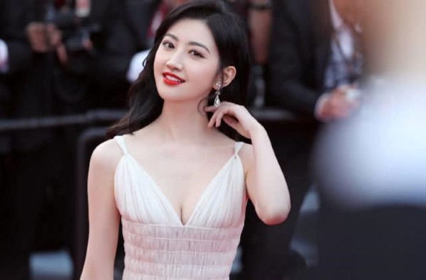Tử vi 12 cung hoàng đạo ngày 25/10/2021: Kim Ngưu vừa bước vào yêu đã thấy tình cảm nồng nàn khăng khít Tử vi 12 cung hoàng đạo ngày 25/10/2021: Kim Ngưu vừa bước vào yêu đã thấy tình cảm nồng nàn khăng khít