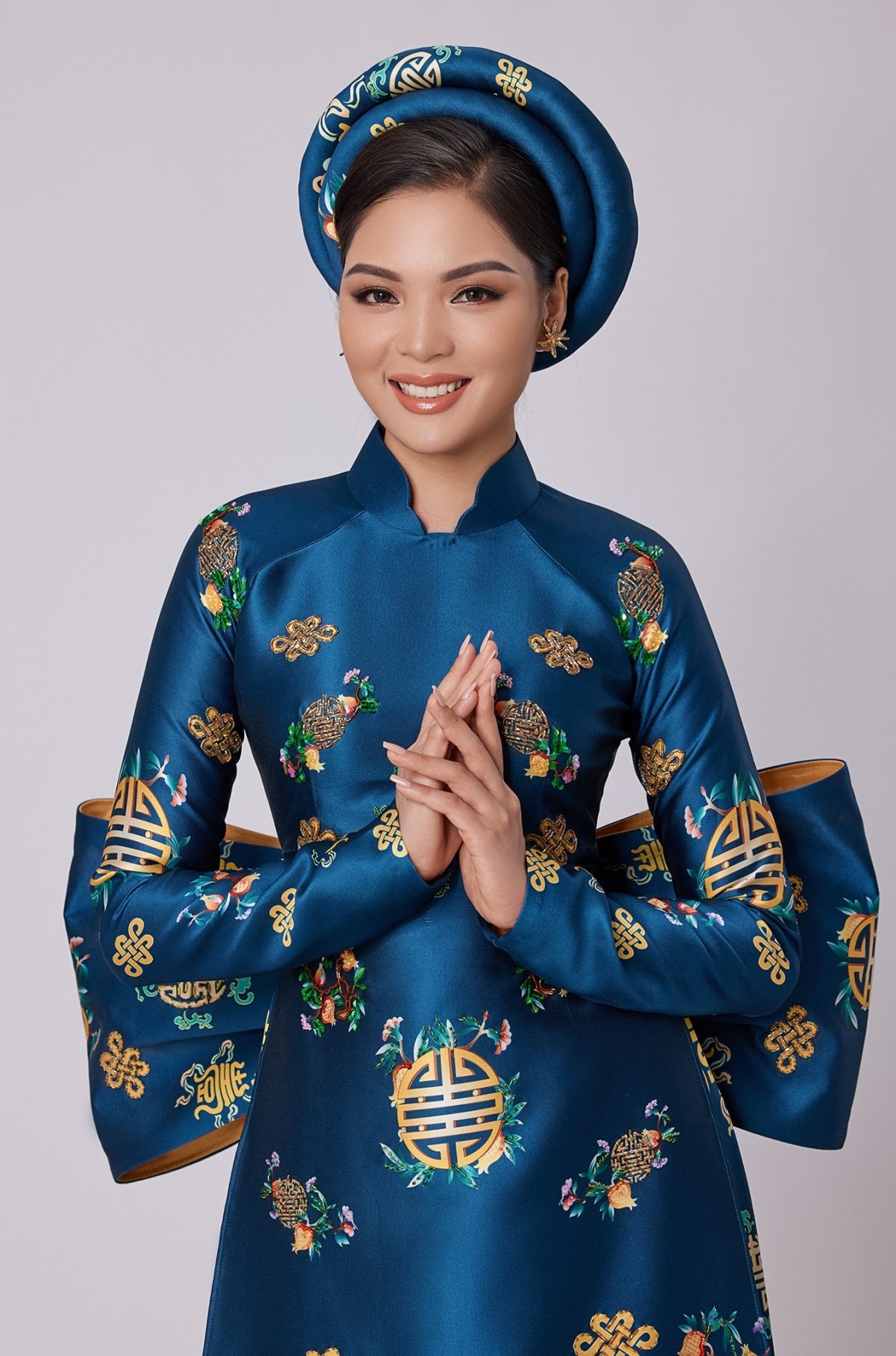 Đại diện Việt Nam tại Miss Earth 2021 quảng bá nét đẹp của áo dài Đại diện Việt Nam tại Miss Earth 2021 quảng bá nét đẹp của áo dài