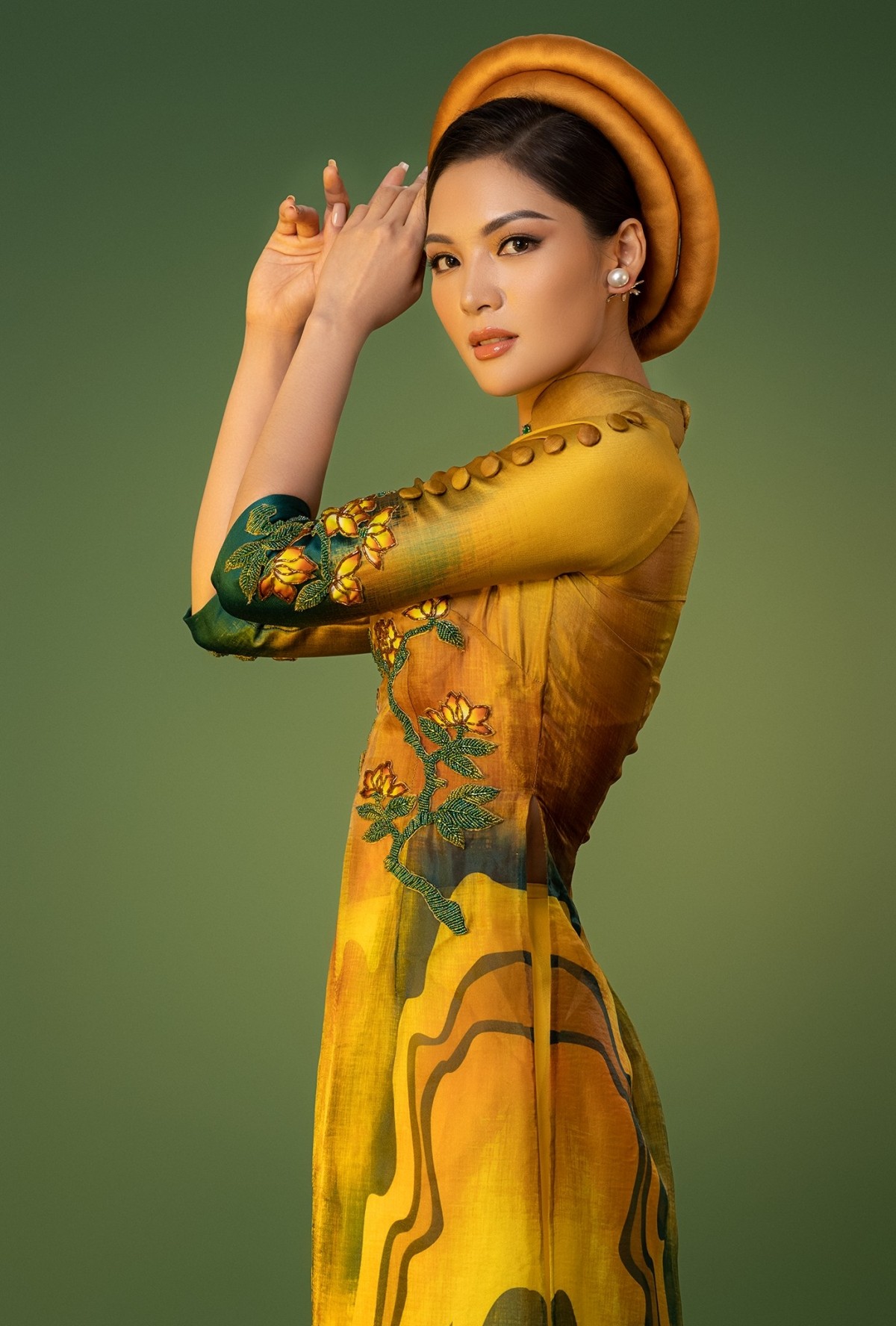 Đại diện Việt Nam tại Miss Earth 2021 quảng bá nét đẹp của áo dài Đại diện Việt Nam tại Miss Earth 2021 quảng bá nét đẹp của áo dài
