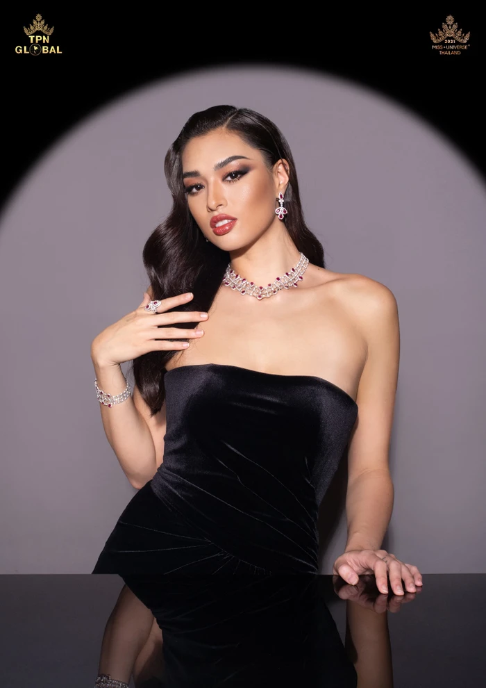 Lộ diện mỹ nhân Thái Lan khiến nhiều đối thủ tại Miss Universe phải dè chừng Lộ diện mỹ nhân Thái Lan khiến nhiều đối thủ tại Miss Universe phải dè chừng