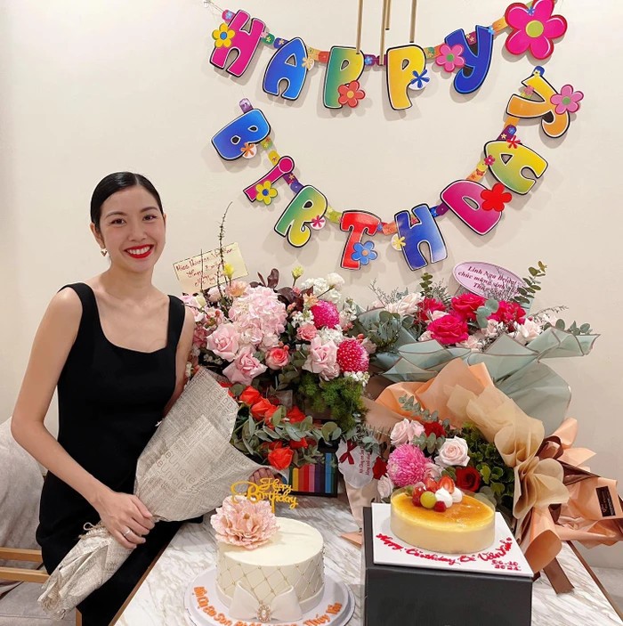 Lộ hình ảnh siêu dễ thương của nhóc tỳ nhà Á hậu Thuý Vân Lộ hình ảnh siêu dễ thương của nhóc tỳ nhà Á hậu Thuý Vân