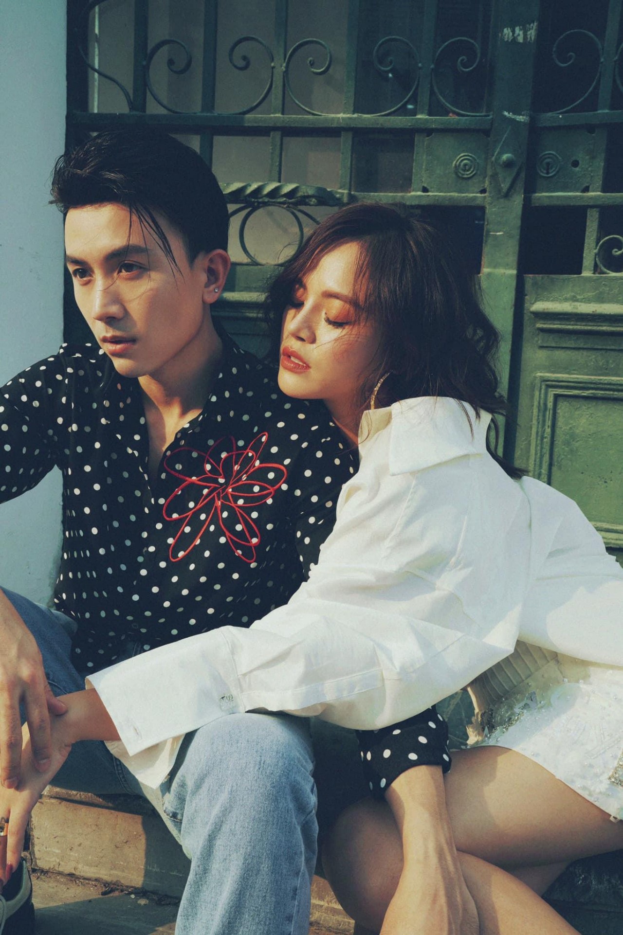 'Hương Vị Tình Thân' vừa đóng máy, cặp đôi Huy - Thy khoe bộ ảnh tình tứ đẹp như mơ 'Hương Vị Tình Thân' vừa đóng máy, cặp đôi Huy - Thy khoe bộ ảnh tình tứ đẹp như mơ