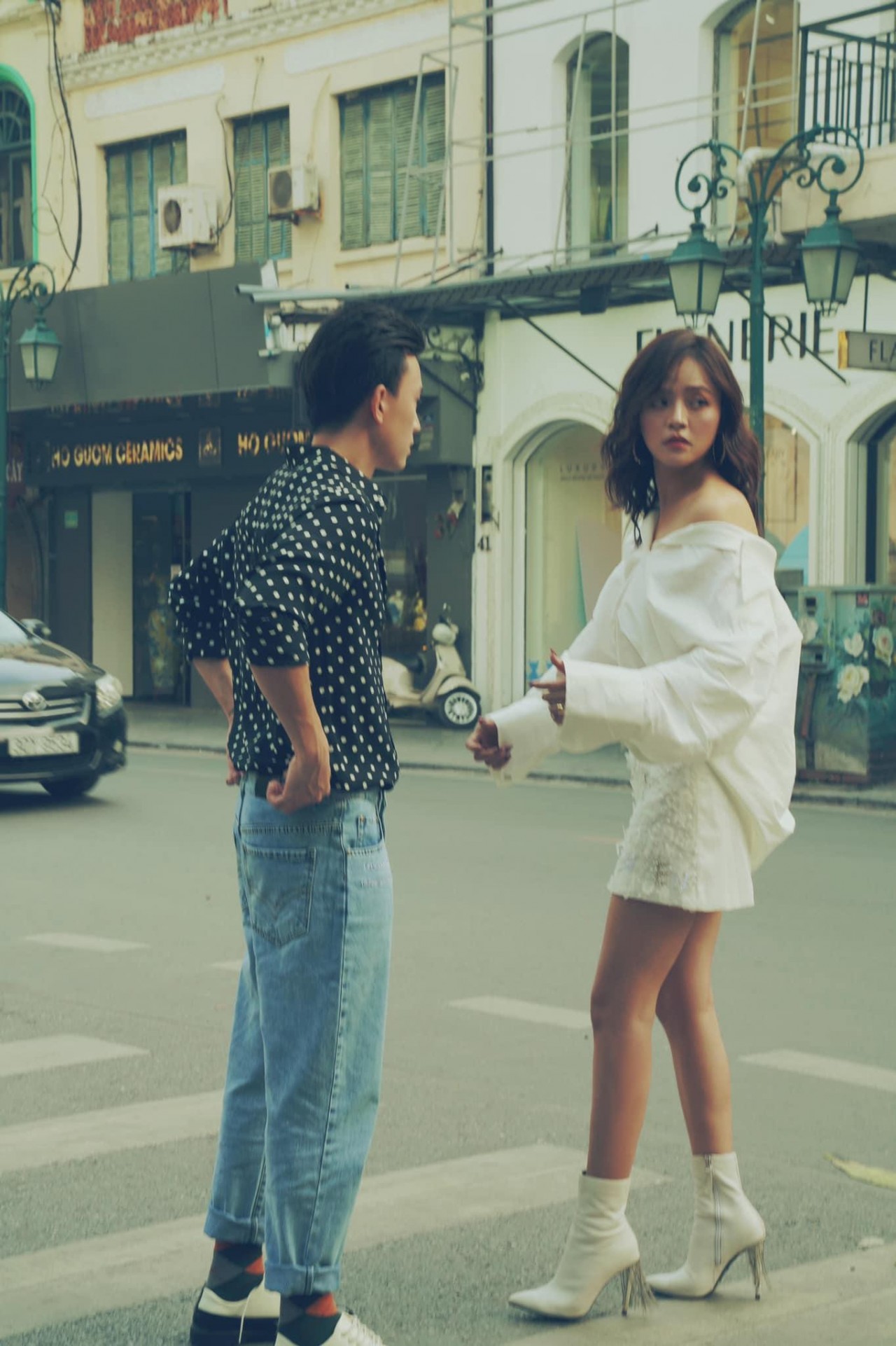 'Hương Vị Tình Thân' vừa đóng máy, cặp đôi Huy - Thy khoe bộ ảnh tình tứ đẹp như mơ 'Hương Vị Tình Thân' vừa đóng máy, cặp đôi Huy - Thy khoe bộ ảnh tình tứ đẹp như mơ