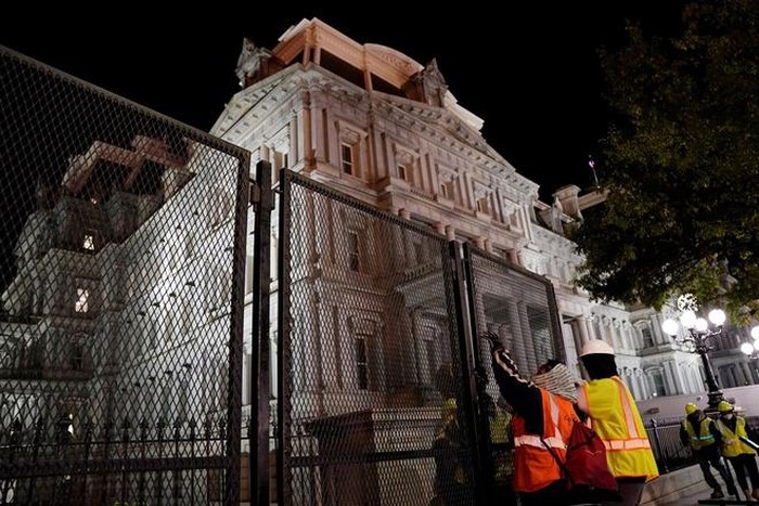 52 mẫu đất xung quanh Nhà Trắng bất ngờ được rào lại, đề phòng bất ổn sau khi công bố kết quả bầu cử 52 mẫu đất xung quanh Nhà Trắng bất ngờ được rào lại, đề phòng bất ổn sau khi công bố kết quả bầu cử