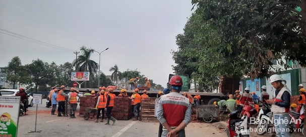 Tai nạn giao thông sáng 4/11: Đã bắt được tài xế tông hai nữ sinh ngã văng xuống đường rồi tăng ga bỏ chạy Tai nạn giao thông sáng 4/11: Đã bắt được tài xế tông hai nữ sinh ngã văng xuống đường rồi tăng ga bỏ chạy