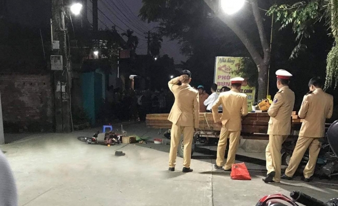 Tai nạn giao thông sáng 9/11: Lấn làn tông trực diện ôtô 4 chỗ, thanh niên phóng Honda Sonic nguy kịch Tai nạn giao thông sáng 9/11: Lấn làn tông trực diện ôtô 4 chỗ, thanh niên phóng Honda Sonic nguy kịch