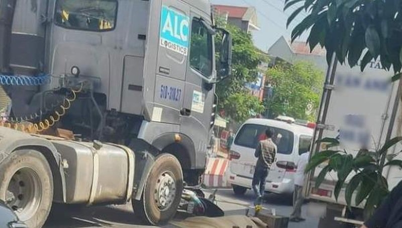 Tai nạn giao thông chiều 17/11: Đi ship hàng, người đàn ông 63 tuổi bị xe bồn ủi trượt gần 10 mét và tử vong thương tâm Tai nạn giao thông chiều 17/11: Đi ship hàng, người đàn ông 63 tuổi bị xe bồn ủi trượt gần 10 mét và tử vong thương tâm