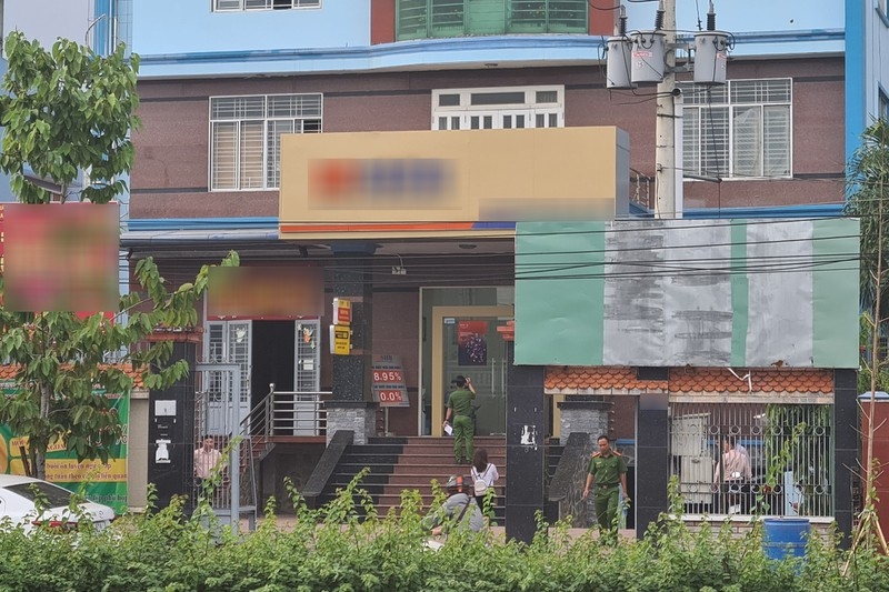 Thông tin pháp luật chiều 18/11: Phát hiện nam thanh niên tử vong dưới chân cầu thang phòng trọ Thông tin pháp luật chiều 18/11: Phát hiện nam thanh niên tử vong dưới chân cầu thang phòng trọ