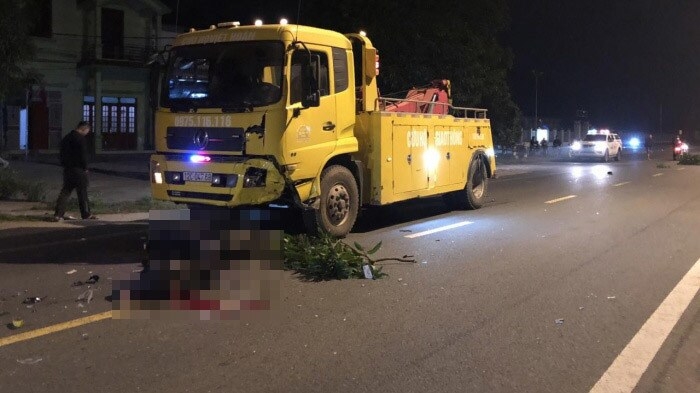 Tai nạn giao thông sáng 24/11: Đèn xanh không chịu di chuyển, tài xế có biểu hiện say rượu khóa cửa xe rồi bỏ đi Tai nạn giao thông sáng 24/11: Đèn xanh không chịu di chuyển, tài xế có biểu hiện say rượu khóa cửa xe rồi bỏ đi
