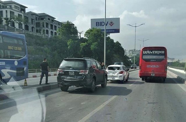 Tai nạn giao thông chiều 25/11: Tạm giam tài xế xe tải gây tai nạn làm 3 mẹ con tử vong Tai nạn giao thông chiều 25/11: Tạm giam tài xế xe tải gây tai nạn làm 3 mẹ con tử vong