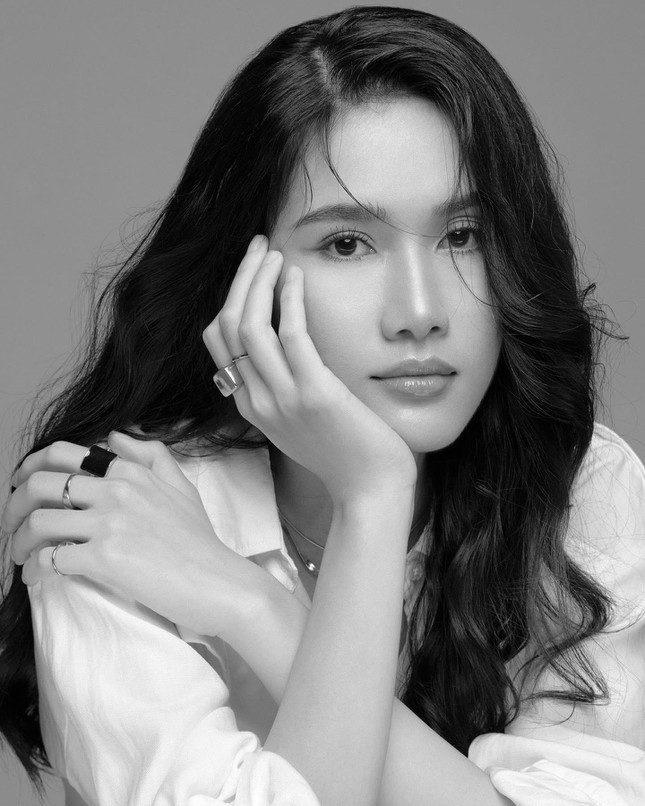 Á hậu Phương Anh trổ tài ứng xử 'đỉnh cao' bằng tiếng Anh Á hậu Phương Anh trổ tài ứng xử 'đỉnh cao' bằng tiếng Anh
