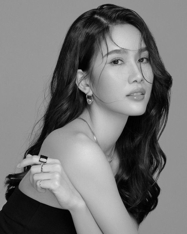 Á hậu Phương Anh trổ tài ứng xử 'đỉnh cao' bằng tiếng Anh Á hậu Phương Anh trổ tài ứng xử 'đỉnh cao' bằng tiếng Anh