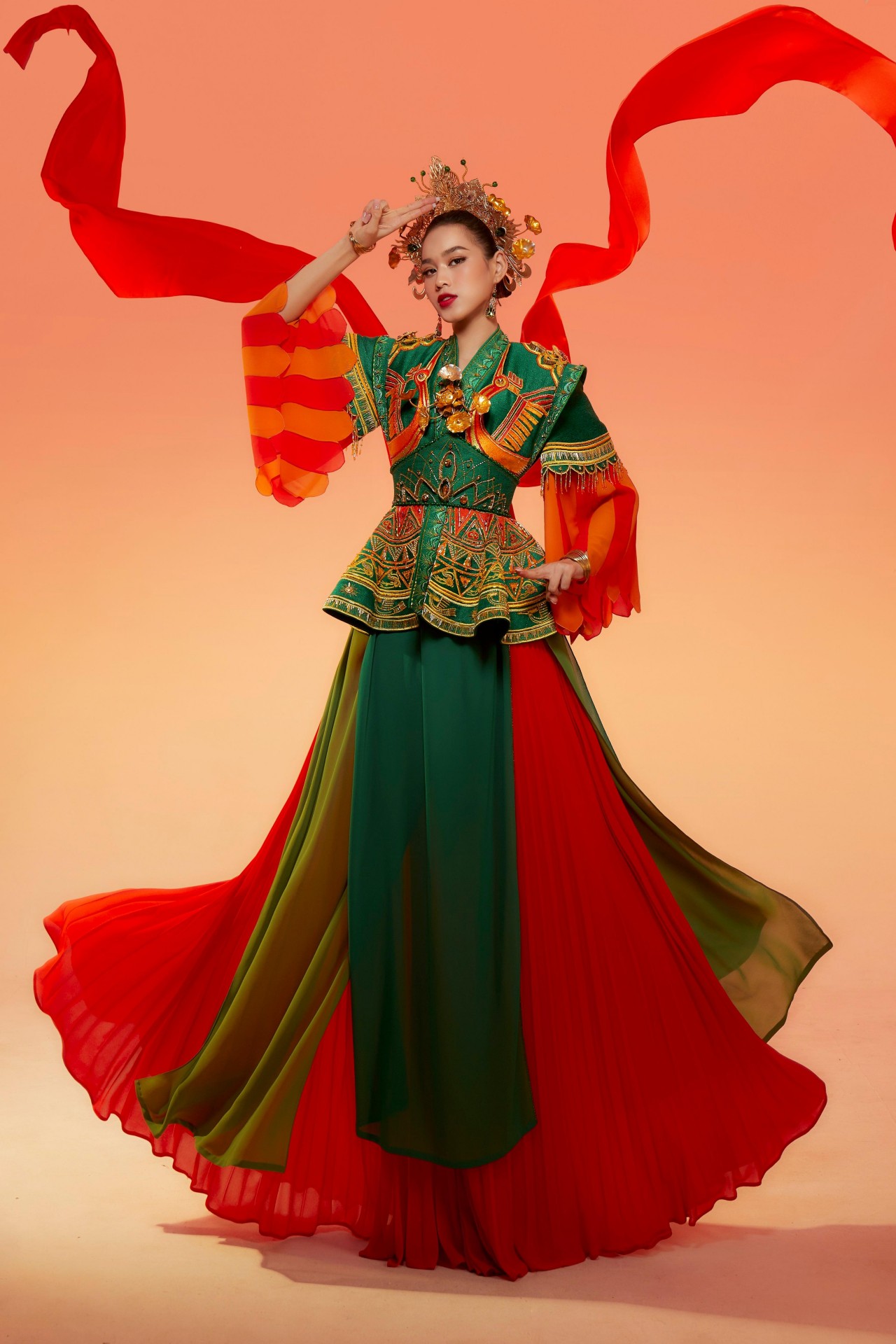 Cận cảnh loạt trang phục lộng lẫy, sexy mà Đỗ Thị Hà mang tới Miss World 2021