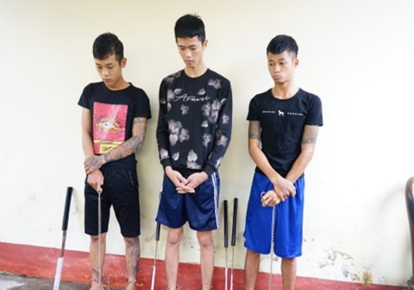 Thông tin pháp luật sáng 3/12: Tổ chức tân gia rồi mở luôn sới bạc, cả chủ lẫn khách bị công an ập vào Thông tin pháp luật sáng 3/12: Tổ chức tân gia rồi mở luôn sới bạc, cả chủ lẫn khách bị công an ập vào