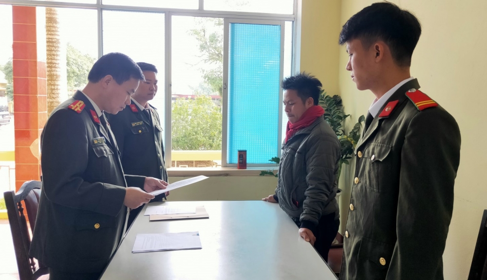 Thông tin pháp luật chiều 3/12: Phát hiện thi thể nam thanh niên đang phân hủy trong ngôi nhà hoang Thông tin pháp luật chiều 3/12: Phát hiện thi thể nam thanh niên đang phân hủy trong ngôi nhà hoang