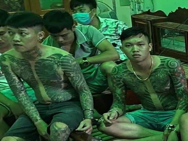 Tin tức pháp luật chiều 27/12: Bắt 'lò' sản xuất thẻ căn cước công dân giả Tin tức pháp luật chiều 27/12: Bắt 'lò' sản xuất thẻ căn cước công dân giả