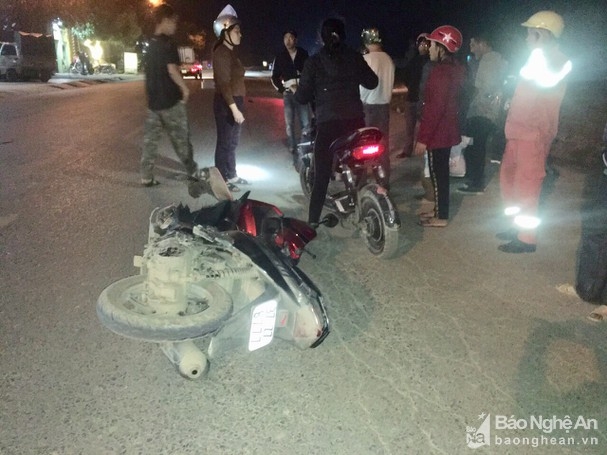 Tin tức tai nạn giao thông sáng 28/12: Va chạm xe đầu kéo tại khúc cua độ dốc lớn, 2 phụ nữ thương vong Tin tức tai nạn giao thông sáng 28/12: Va chạm xe đầu kéo tại khúc cua độ dốc lớn, 2 phụ nữ thương vong