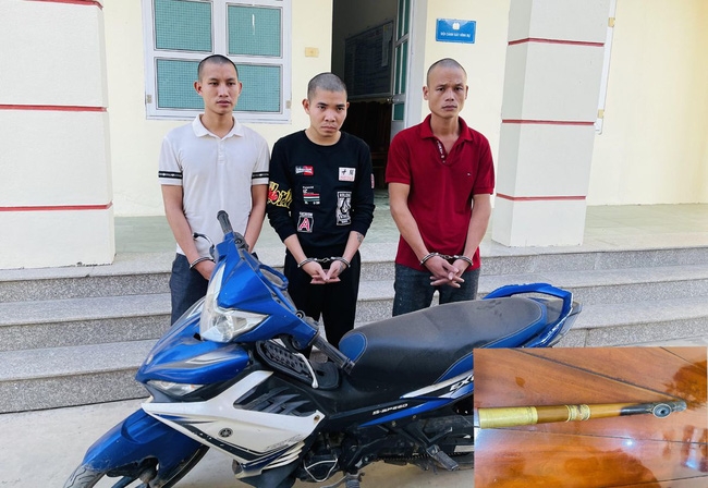 Tin tức pháp luật sáng 29/12: Tạm giữ đối tượng giả danh cán bộ Bộ Công an đến xác minh nguồn gốc xe ô tô Tin tức pháp luật sáng 29/12: Tạm giữ đối tượng giả danh cán bộ Bộ Công an đến xác minh nguồn gốc xe ô tô