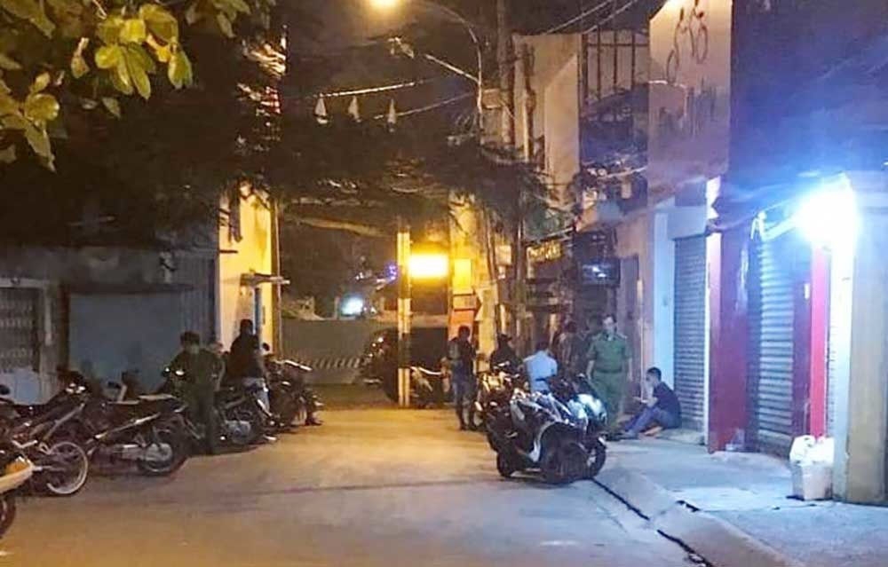 Tin tức pháp luật sáng 31/12: Khởi tố nam thanh niên chơi trò tình dục đồng giới khiến bạn tình tử vong Tin tức pháp luật sáng 31/12: Khởi tố nam thanh niên chơi trò tình dục đồng giới khiến bạn tình tử vong