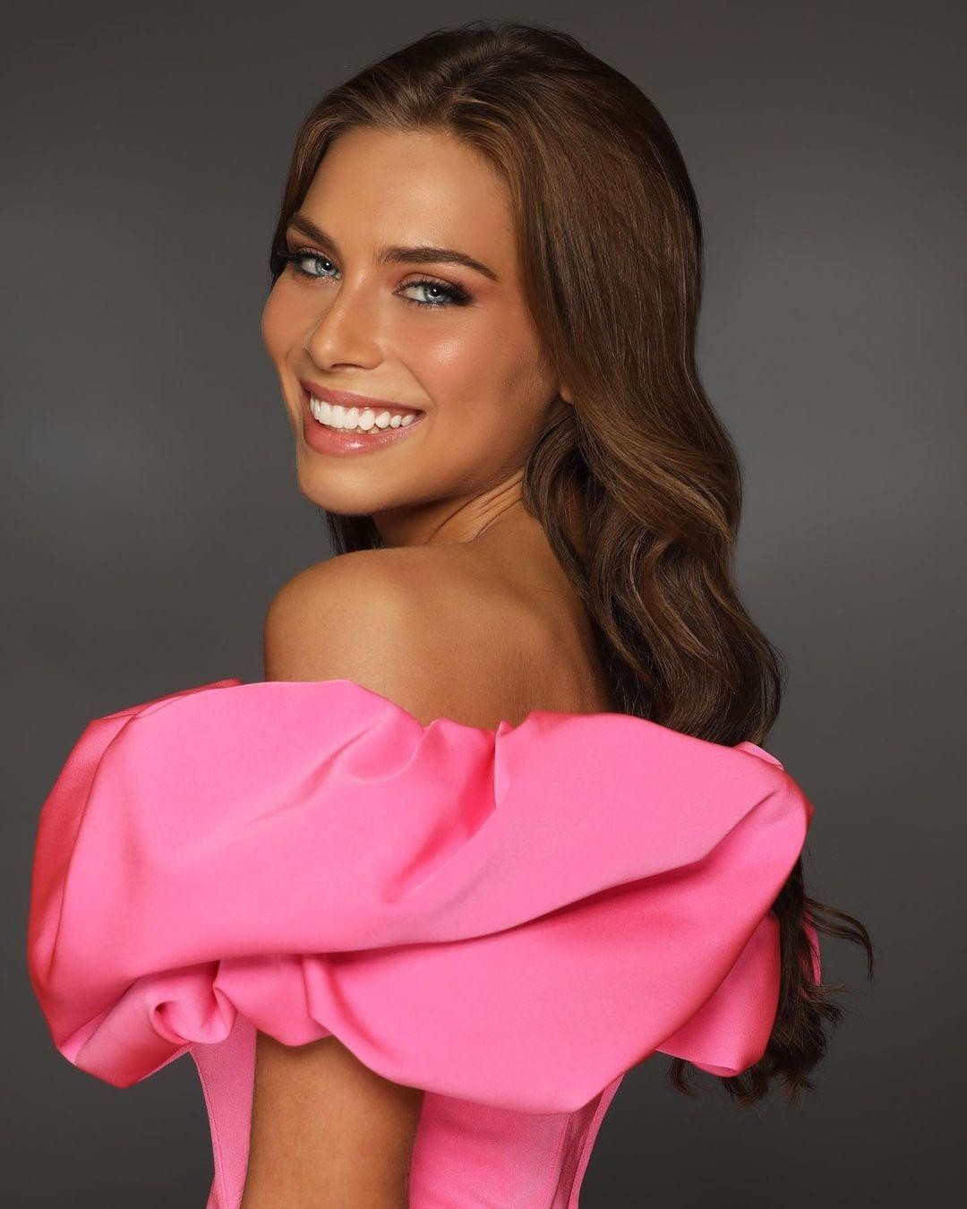 Ảnh đẹp hút hồn của dàn thí sinh Miss World 2021