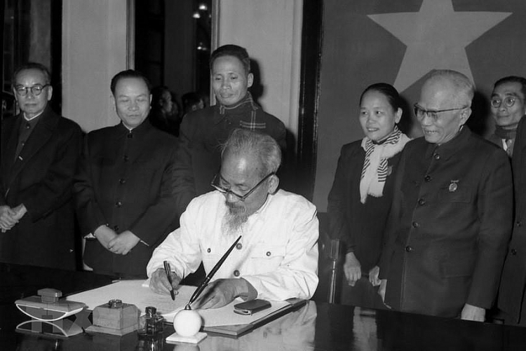 Ảnh: 75 năm Ngày Tổng Tuyển cử đầu tiên bầu Quốc hội Việt Nam Ảnh: 75 năm Ngày Tổng Tuyển cử đầu tiên bầu Quốc hội Việt Nam