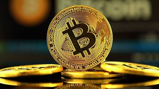 Bitcoin rơi tự do, nhiều rủi ro cho nhà đầu tư Bitcoin rơi tự do, nhiều rủi ro cho nhà đầu tư