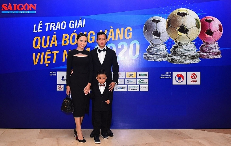 Vượt qua 2 cầu thủ Viettel, Văn Quyết đoạt Quả bóng Vàng 2020 Vượt qua 2 cầu thủ Viettel, Văn Quyết đoạt Quả bóng Vàng 2020