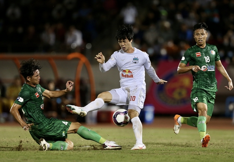 Kết quả, Bảng xếp hạng V-League 2021 (17/1): HAGL 'sảy chân' trận mở màn, Nam Định đứng số 1 Kết quả, Bảng xếp hạng V-League 2021 (17/1): HAGL 'sảy chân' trận mở màn, Nam Định đứng số 1