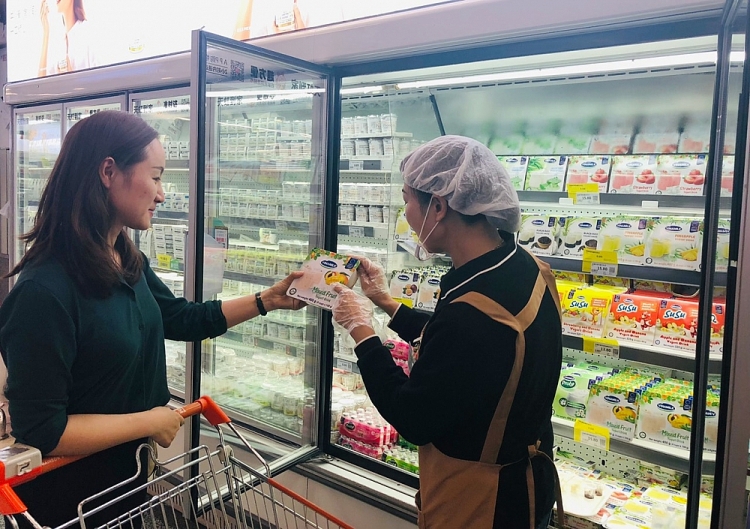 Vinamilk chào 2021 với lô sản phẩm sữa hạt và sữa đặc lớn xuất khẩu đi Trung Quốc Vinamilk chào 2021 với lô sản phẩm sữa hạt và sữa đặc lớn xuất khẩu đi Trung Quốc