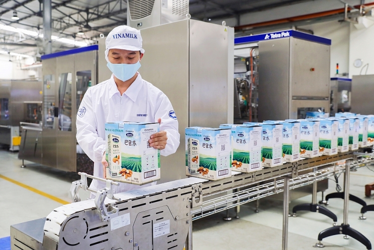 Vinamilk chào 2021 với lô sản phẩm sữa hạt và sữa đặc lớn xuất khẩu đi Trung Quốc Vinamilk chào 2021 với lô sản phẩm sữa hạt và sữa đặc lớn xuất khẩu đi Trung Quốc