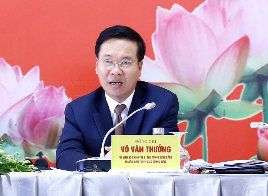 Các Văn kiện trình Đại hội XIII của Đảng được chuẩn bị rất công phu, bài bản Đồng chí Võ Văn Thưởng cho biết: Các Văn kiện trình Đại hội XIII của Đảng được chuẩn bị rất công phu, bài bản, chu đáo, qua nhiều lần, nhiều vòng, từng bước hoàn thiện.