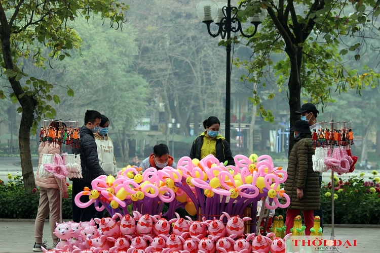 Người dân Hà Nội vẫn chủ quan, lơ là phòng chống dịch COVID-19 Người dân Hà Nội vẫn chủ quan, lơ là phòng chống dịch COVID-19