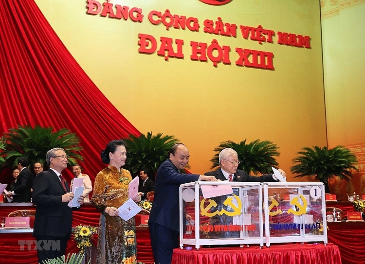 Đại hội XIII: Bỏ phiếu bầu Ban Chấp hành Trung ương khóa XIII Đại hội XIII: Bỏ phiếu bầu Ban Chấp hành Trung ương khóa XIII