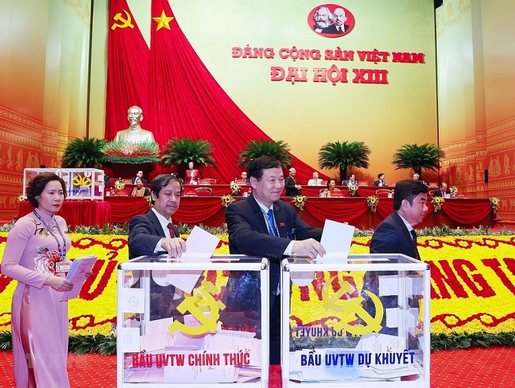 Đại hội XIII: Bỏ phiếu bầu Ban Chấp hành Trung ương khóa XIII Đại hội XIII: Bỏ phiếu bầu Ban Chấp hành Trung ương khóa XIII