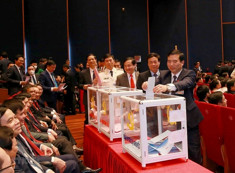 Đại hội XIII: Bỏ phiếu bầu Ban Chấp hành Trung ương khóa XIII Đại hội XIII: Bỏ phiếu bầu Ban Chấp hành Trung ương khóa XIII