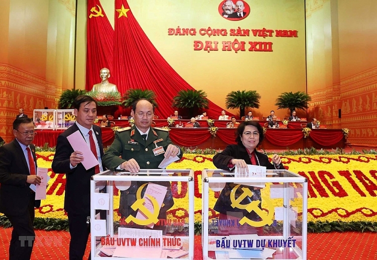Đại hội XIII: Bỏ phiếu bầu Ban Chấp hành Trung ương khóa XIII Đại hội XIII: Bỏ phiếu bầu Ban Chấp hành Trung ương khóa XIII