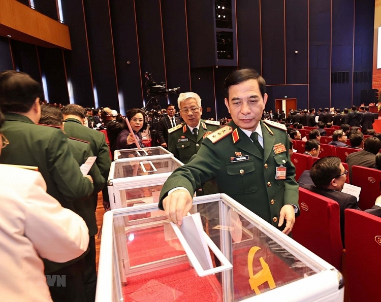 Đại hội XIII: Bỏ phiếu bầu Ban Chấp hành Trung ương khóa XIII Đại hội XIII: Bỏ phiếu bầu Ban Chấp hành Trung ương khóa XIII