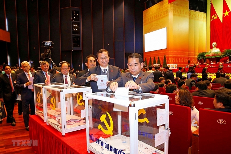 Đại hội XIII: Bỏ phiếu bầu Ban Chấp hành Trung ương khóa XIII Đại hội XIII: Bỏ phiếu bầu Ban Chấp hành Trung ương khóa XIII