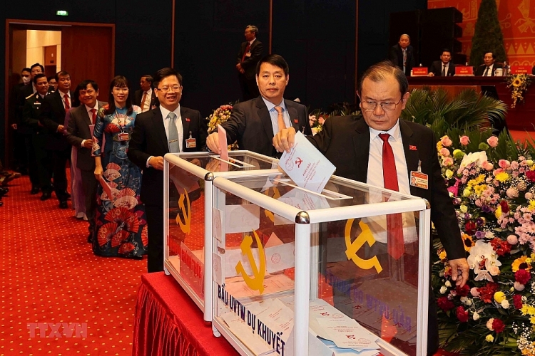 Đại hội XIII: Bỏ phiếu bầu Ban Chấp hành Trung ương khóa XIII Đại hội XIII: Bỏ phiếu bầu Ban Chấp hành Trung ương khóa XIII